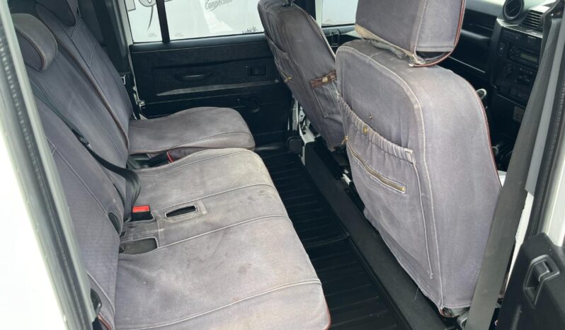 2011 Land Rover Defender 110 TD Station Wagon S full