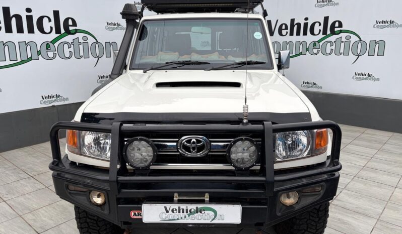 2014 Toyota Land Cruiser 76 4.5D-4D LX V8 Station Wagon full