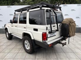 2014 Toyota Land Cruiser 76 4.5D-4D LX V8 Station Wagon