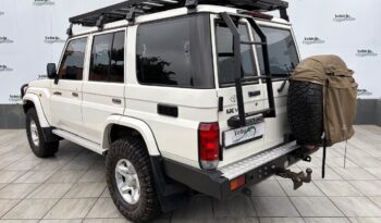 2014 Toyota Land Cruiser 76 4.5D-4D LX V8 Station Wagon full