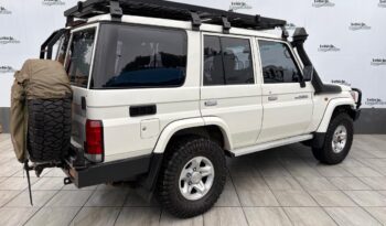 2014 Toyota Land Cruiser 76 4.5D-4D LX V8 Station Wagon full