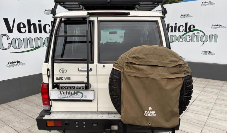 2014 Toyota Land Cruiser 76 4.5D-4D LX V8 Station Wagon full