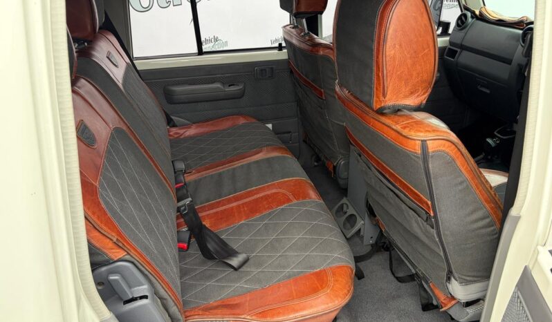 2014 Toyota Land Cruiser 76 4.5D-4D LX V8 Station Wagon full