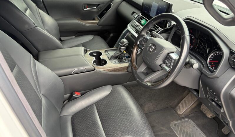 2021 Toyota Land Cruiser 300 3.3D ZX full