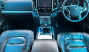 2016 Toyota Land Cruiser 200 4.5D-4D V8 VX full