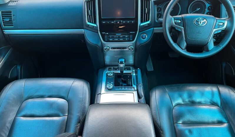 2016 Toyota Land Cruiser 200 4.5D-4D V8 VX full