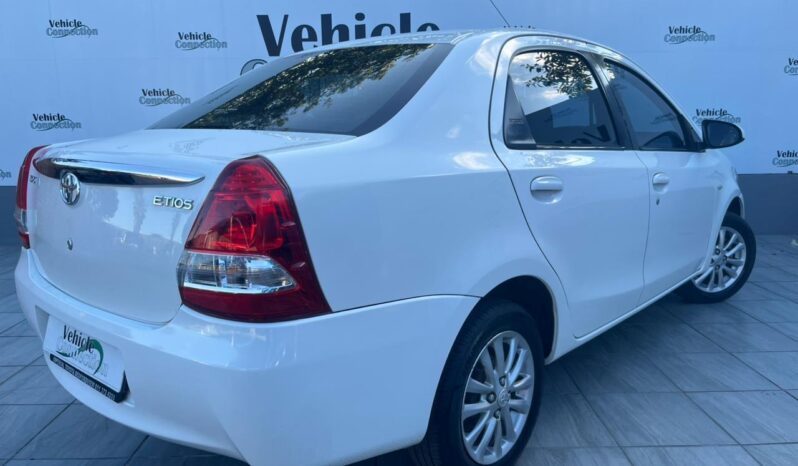 2017 Toyota Etios Sedan 1.5 Xs full