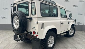 2010 Land Rover Defender 90 TD Station Wagon full