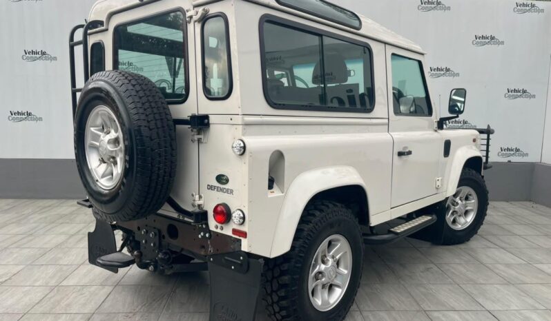 2010 Land Rover Defender 90 TD Station Wagon full