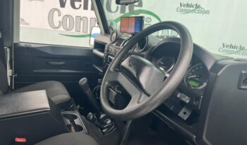 2010 Land Rover Defender 90 TD Station Wagon full