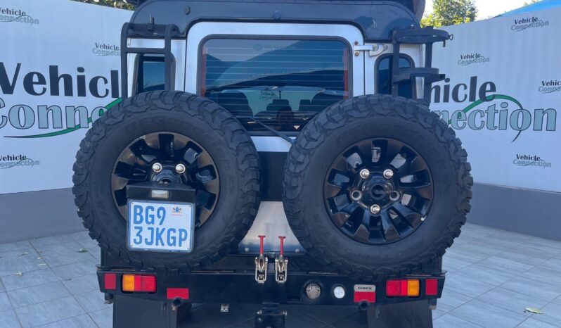 2011 Land Rover Defender 110 TDi Station Wagon full